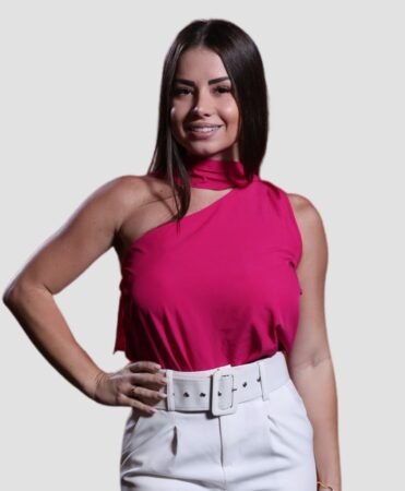 Foto de Fran Cantone, fundadora da Fox Fitwear, especialista em moda fitness e branding.